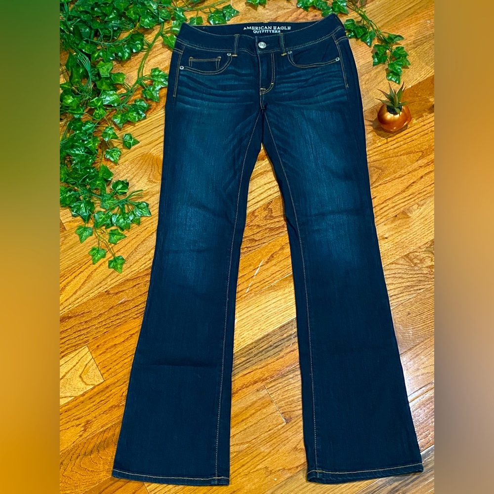 American Eagle Boot Cut Jeans size 4